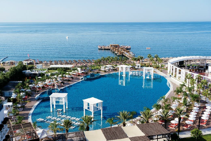 Die Azoren – eine der neuen Destinationen der Anex Gruppe im Winter 2025/26 (©Shutterstock) Die Azoren