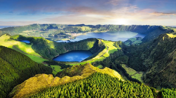 Die Azoren – eine der neuen Destinationen der Anex Gruppe im Winter 2025/26 (©Shutterstock) Die Azoren